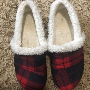 Tom’s plaid slippers faux shearling lining size 7
